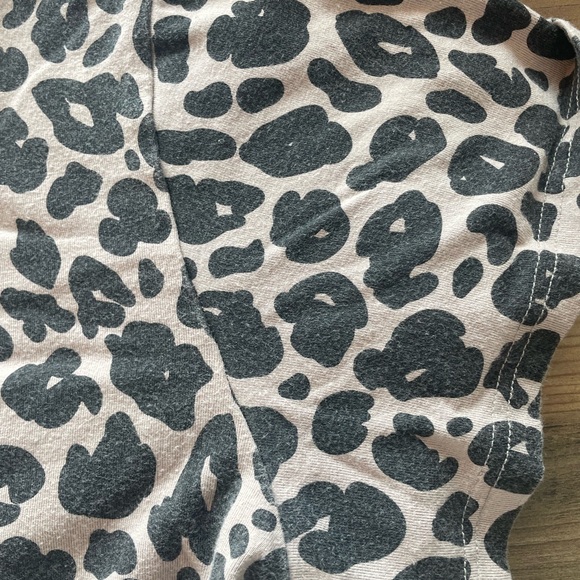 Smash and Tess Cheetah Romper - Picture 3 of 4